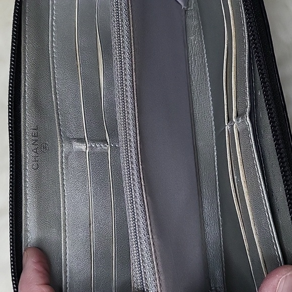 Chanel Black Floral Embossed Wallet - Picture 8 of 13